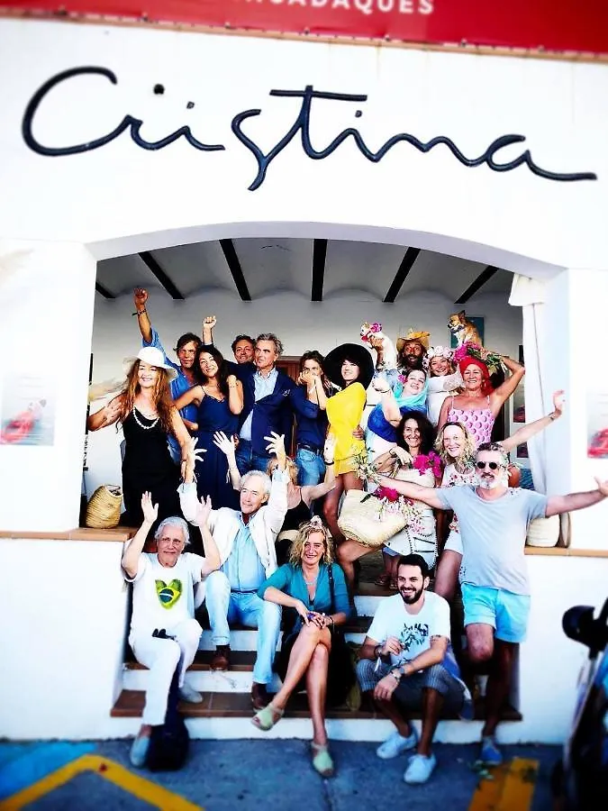 Hostal Cristina Cadaques بيت ضيافة